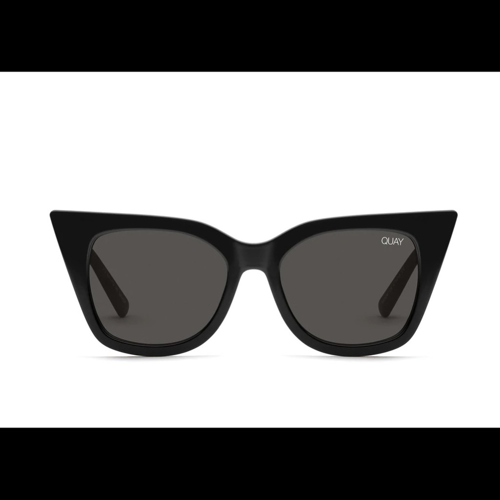 Quay Sunglasses Harper Black Frame Smoke Lens Modern Cat Eye New with Case
